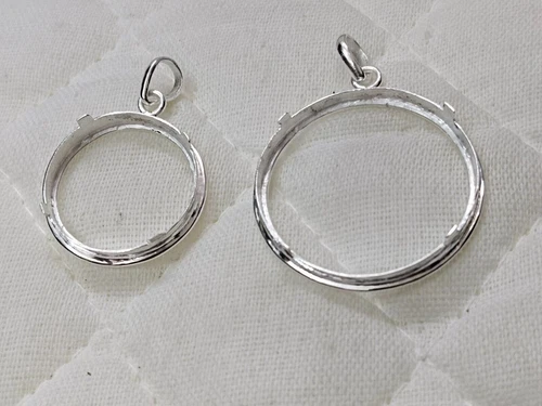 s-l500-366 Round pendant made of 925 sterling silver with prong setting,... - Image 1